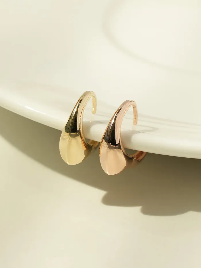 MinimalBijoux 14K Gold Volume Water Drop Hoop Earring Earrings