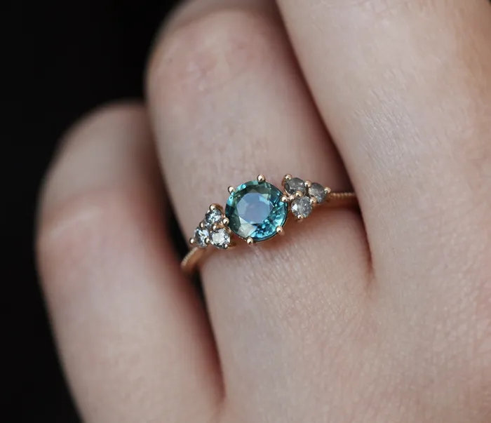 Capucinne Rings Mila Round Sapphire Diamond Ring