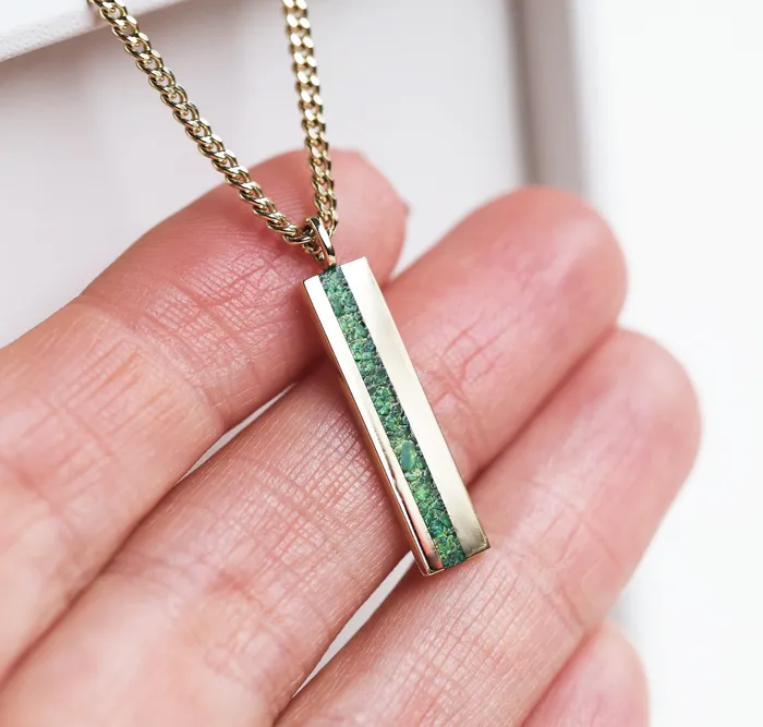 Necklaces Capucinne Emerald Bar Necklace