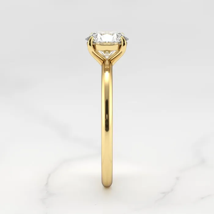 Rings Capucinne Round Tapered Solitaire Diamond Ring
