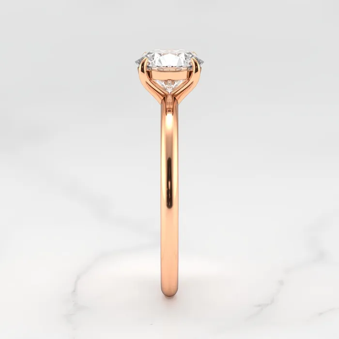 Rings Capucinne Round Tapered Solitaire Diamond Ring