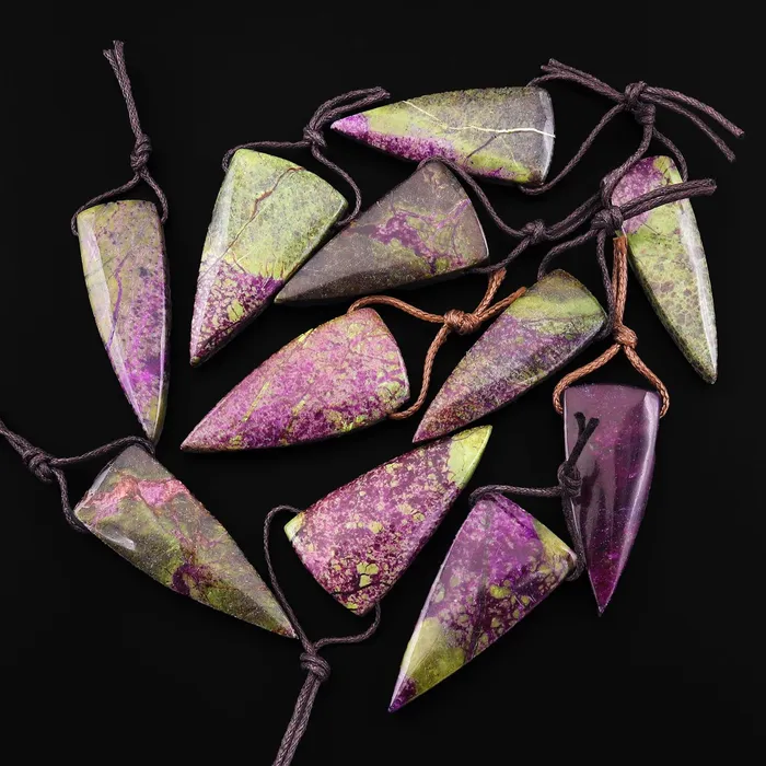 Intrinsic Trading Necklaces Natural Atlantisite Stichtite Triangle Dagger Pendant Side Drilled Gemstone